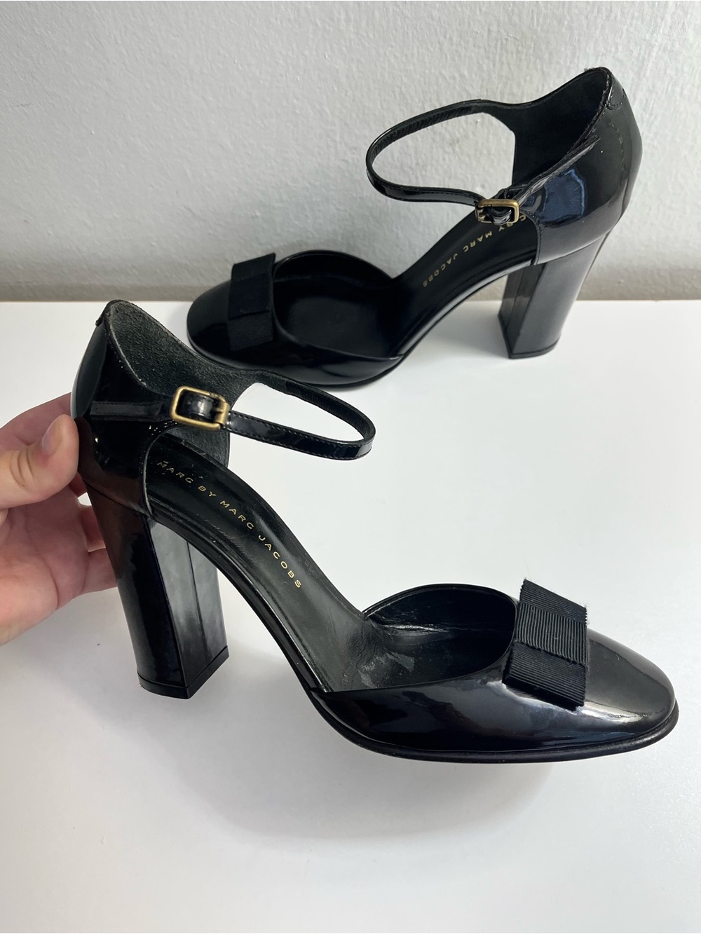 Marc by Marc Jacobs Black Patent Leather Bow Mary Jane Pumps